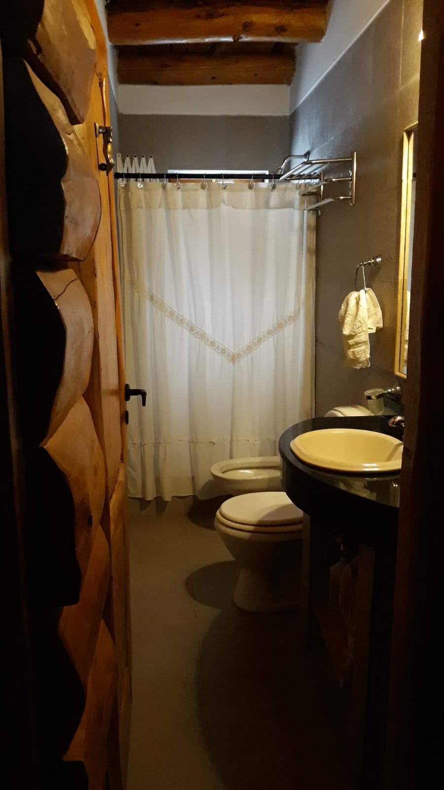 Baño completo de la cabaña